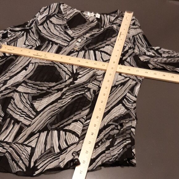 Cato Black and White Quarter Sleeve Sheer Shirt - Picture 8 of 9